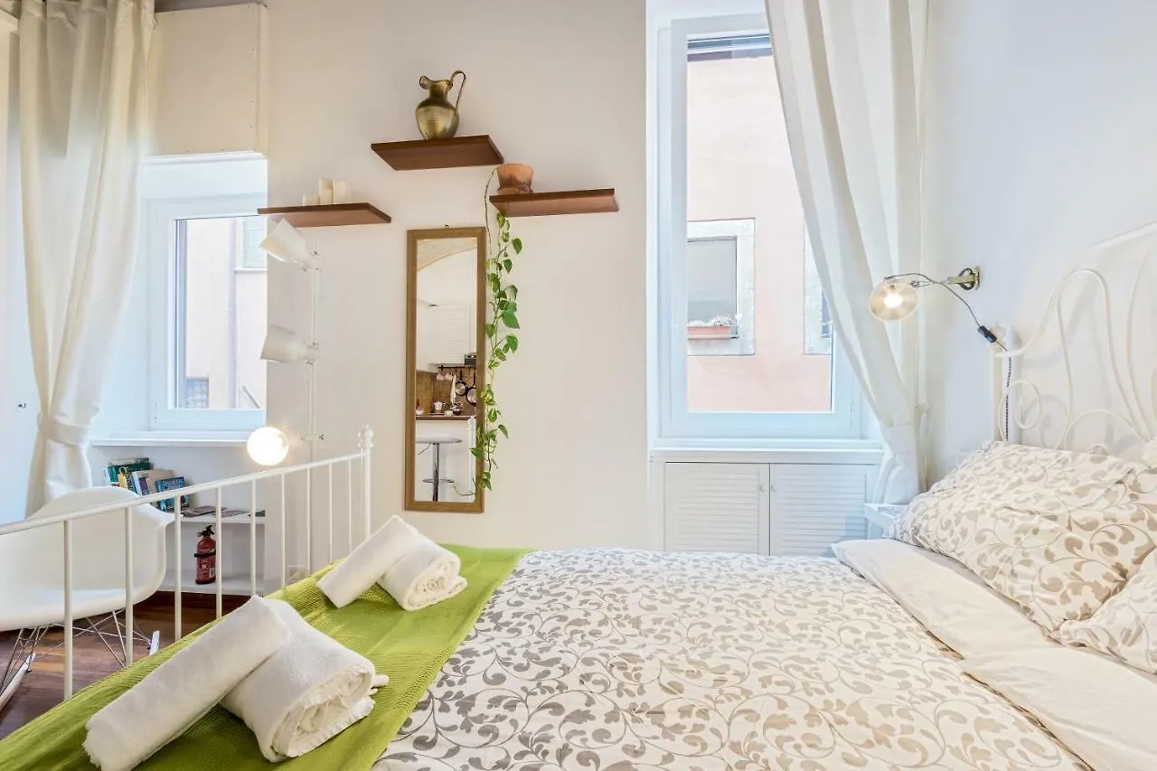 Holiday home Enchanting Loft In Trastevere Rome